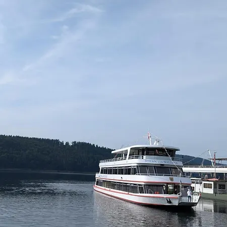 Ferien- & Monteurswohnung Mit Grosser Terrasse Nahe Edersee Appartement *
