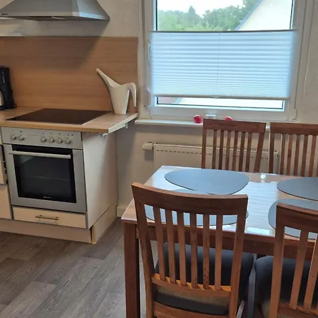 Ferien- & Monteurswohnung Mit Grosser Terrasse Nahe Edersee Appartement Edertal